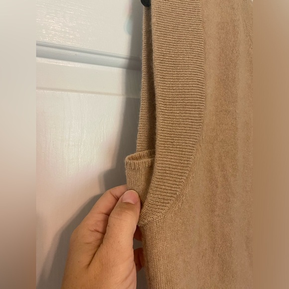 Knitwear Queen cashmere tank - Picture 8 of 13